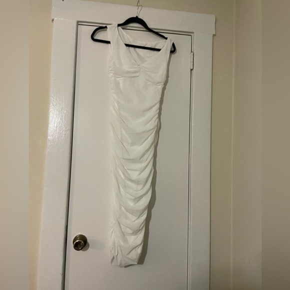 White scrunched midi dress size Small NWT - Picture 10 of 13